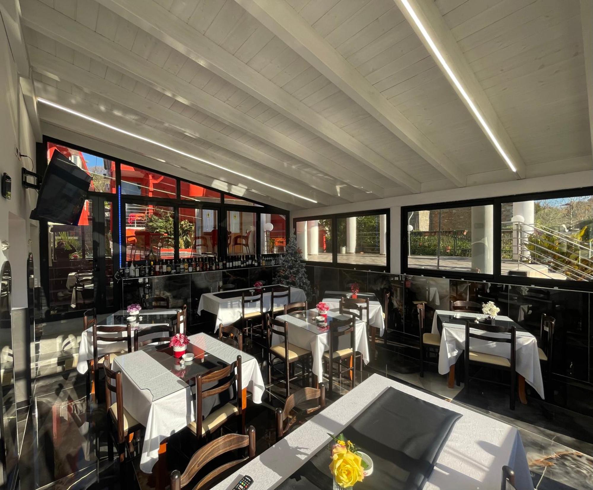 Hotel Bar Restaurant Mete Peshkepi Екстер'єр фото