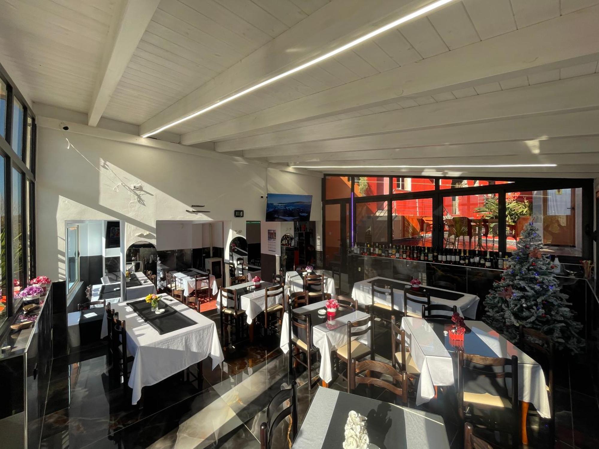 Hotel Bar Restaurant Mete Peshkepi Екстер'єр фото