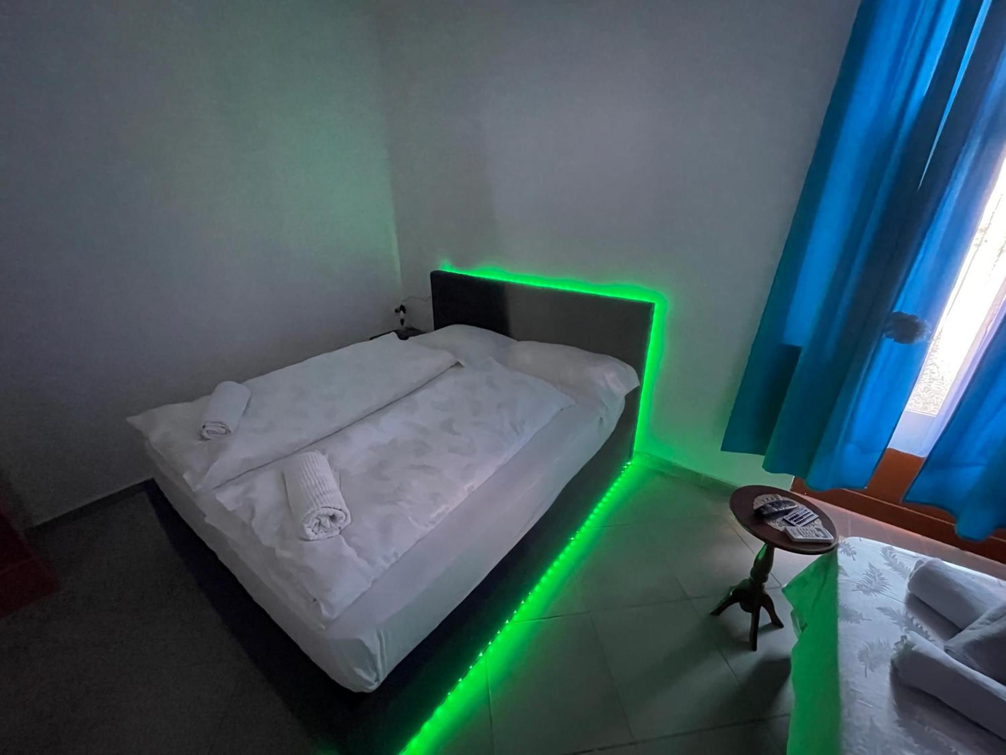 Hotel Bar Restaurant Mete Peshkepi Екстер'єр фото